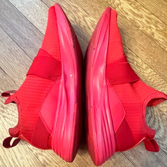 Puma Women's Red Sneakers - Picture 6 of 8